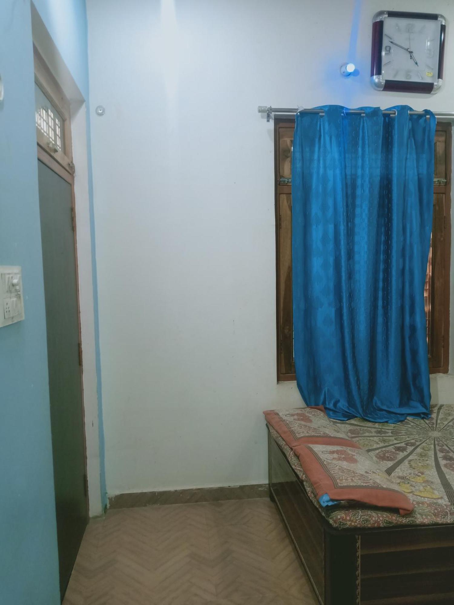 Saksham Guest House Jhusi Exterior foto